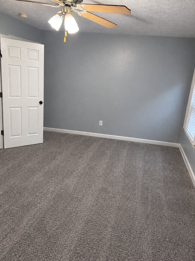 Building Photo - 11412 Reality Trail