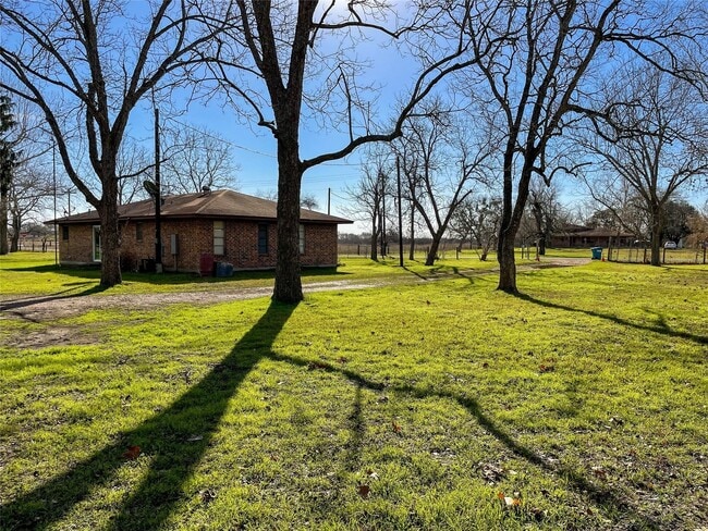 Building Photo - 401 Anderson Rd