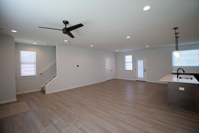 Building Photo - 2324 Lovie Ln