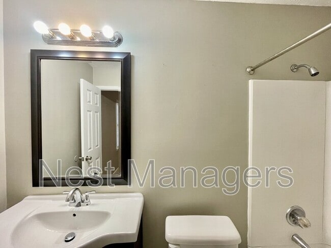 Building Photo - 6928 Bostick Dr