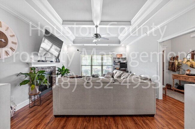 Building Photo - "Charming 3-Bedroom Home with 2 Full Baths...