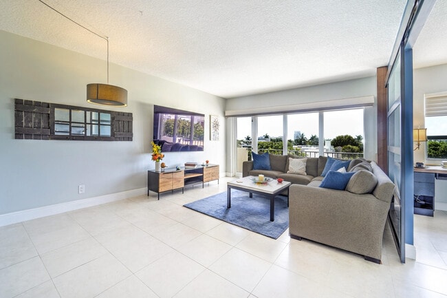Building Photo - 2500 E Las Olas Blvd