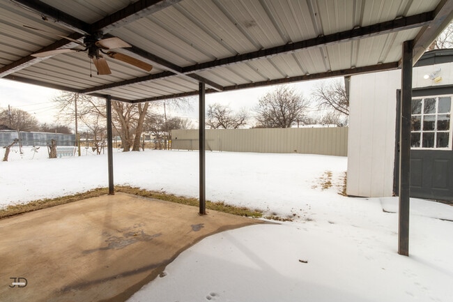 Building Photo - 1708 Cimarron Trail