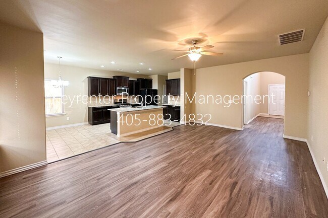 Building Photo - Stunning 5BD, 2 1/2 BTH Home Seconds away from John Kilpatrick Turnpike in YUKON!