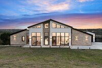 Building Photo - 2714 Lakehurst Rd