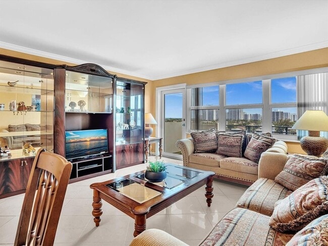 Building Photo - 401 Golden Isles Dr