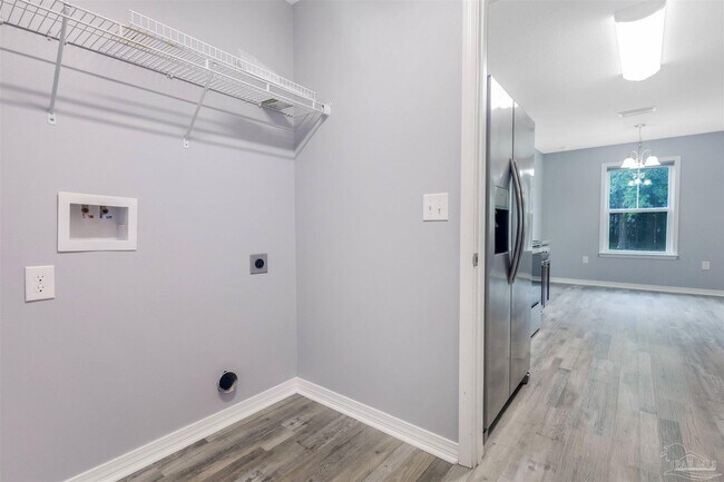 Building Photo - 3328 Broadview Cir