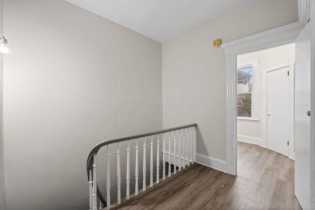 Building Photo - 292 Claremont Ave