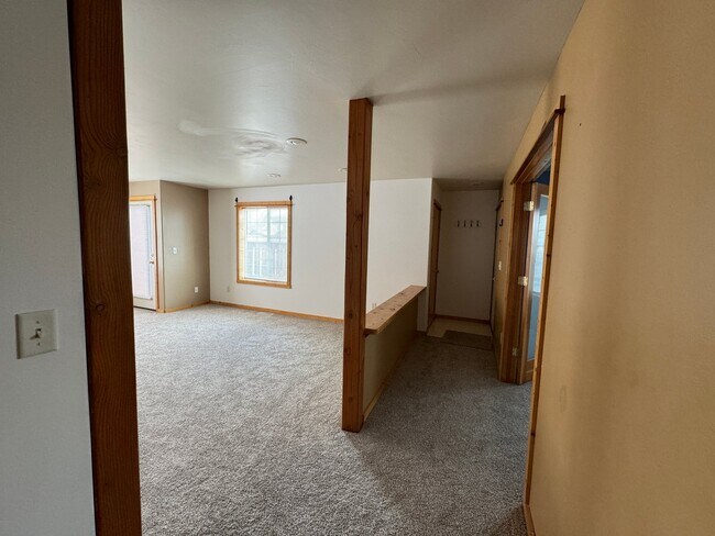 Building Photo - 211 Michael Grove Ave