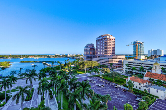 Building Photo - 529 S Flagler Dr
