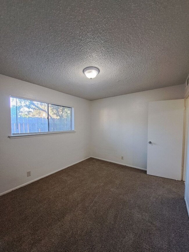 Building Photo - 132-6 Dayton