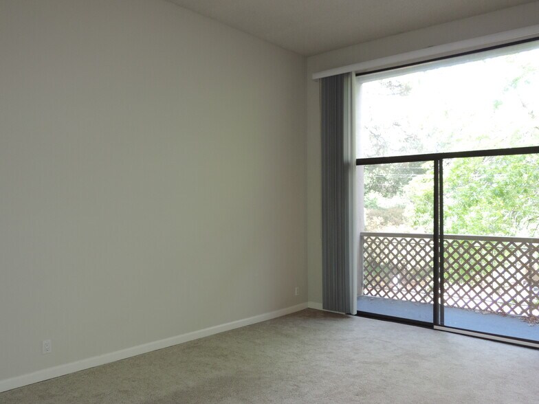 Building Photo - 310 N Civic Dr