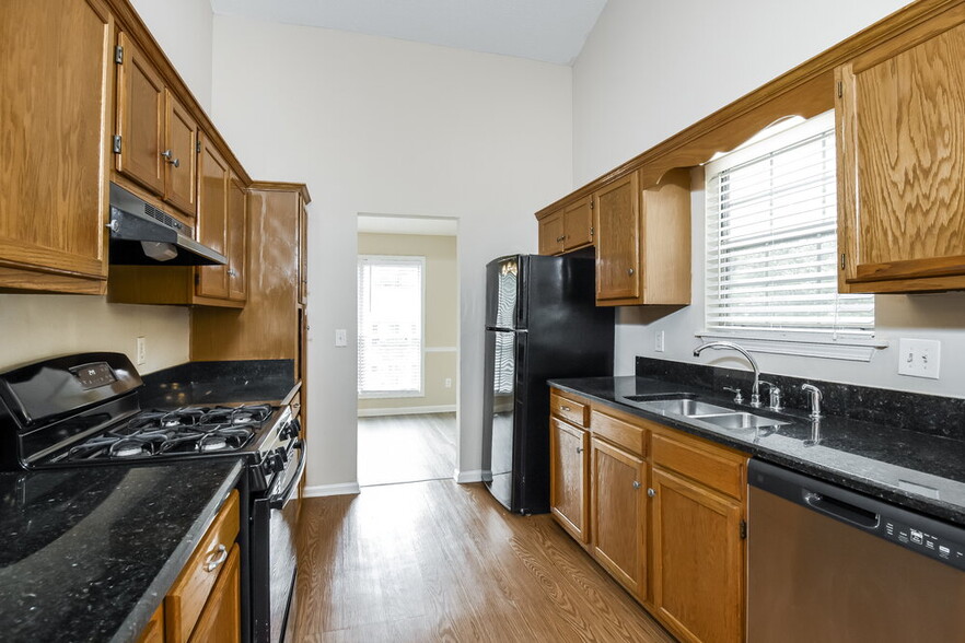 Building Photo - 4820 Wilkie Way NW