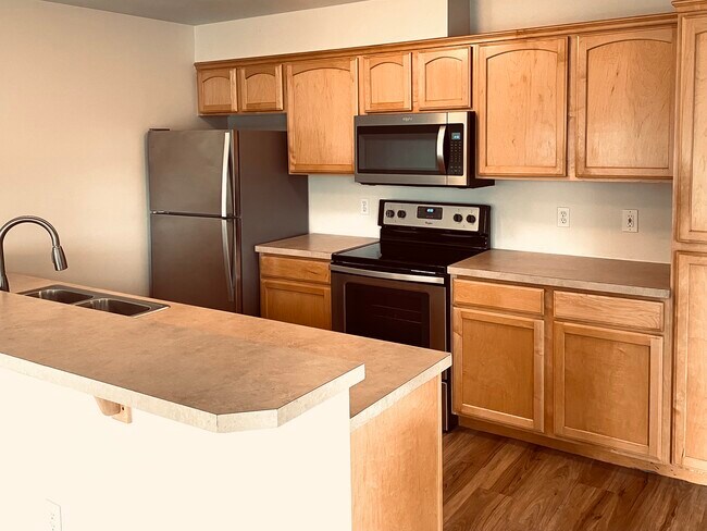 Building Photo - 8854 N Pamela St