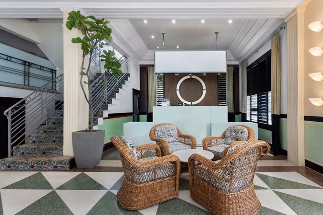 Building Photo - 956 Washington Ave