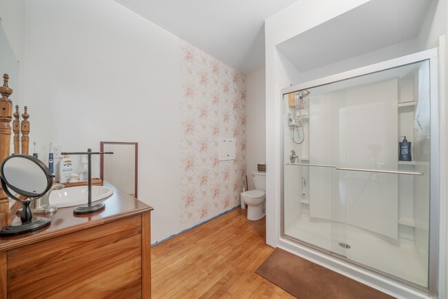 Building Photo - 1436 W Prospect Ave