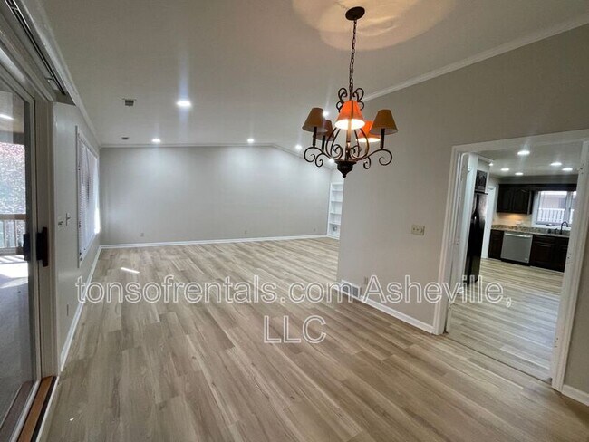 Building Photo - 115 Bent Tree Dr