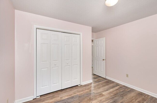 Building Photo - 12401 Wilderness Park Dr