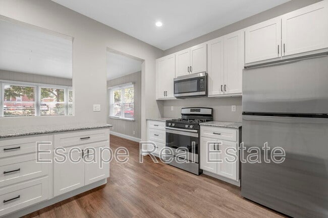 Building Photo - 5834 Victoria Ave