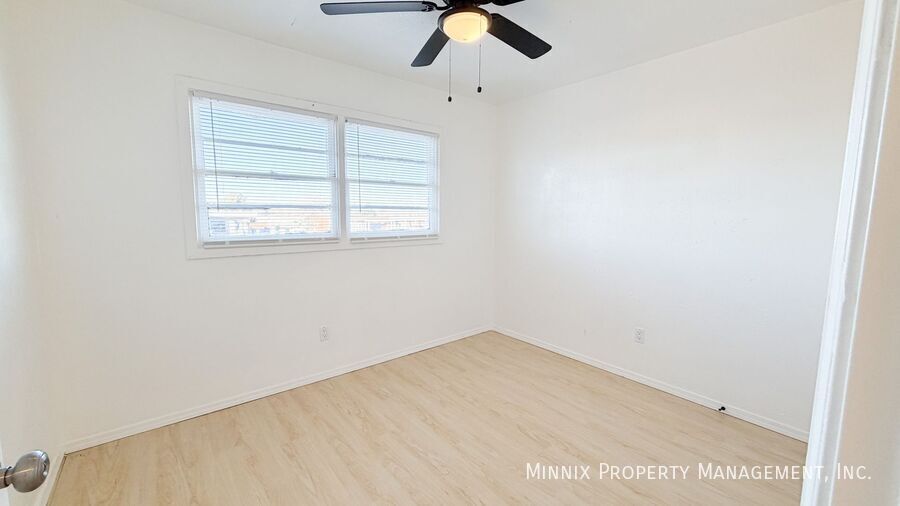 Building Photo - 5005 Avenue W