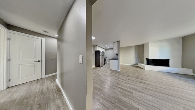 Building Photo - 1105 S Woodlawn St