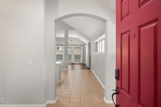 Building Photo - 4802 Oakview Dr