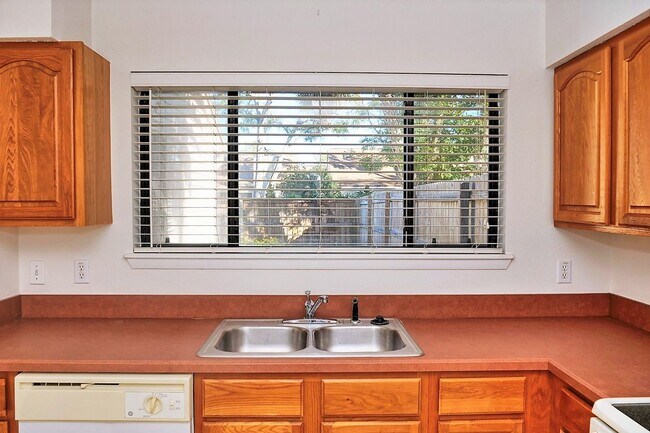 Building Photo - Single family home in Winter Park! 3/2 wit...