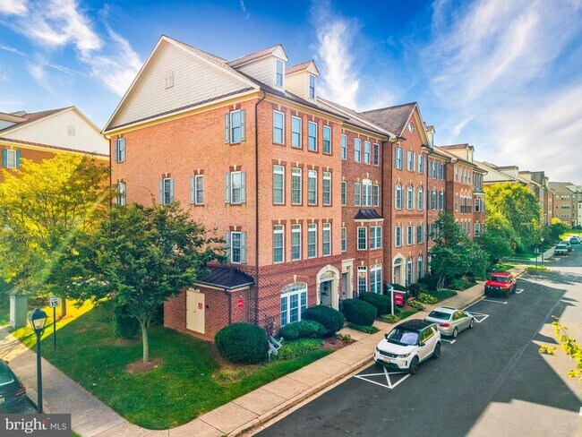 Building Photo - 3687 Spring Hollow Ln