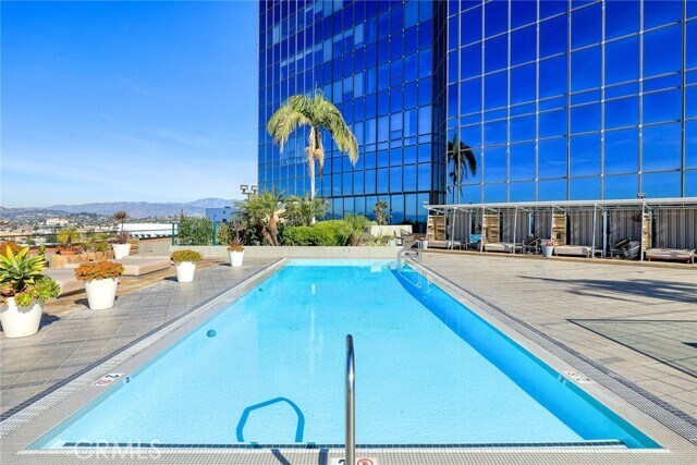 Building Photo - 1100 Wilshire Blvd