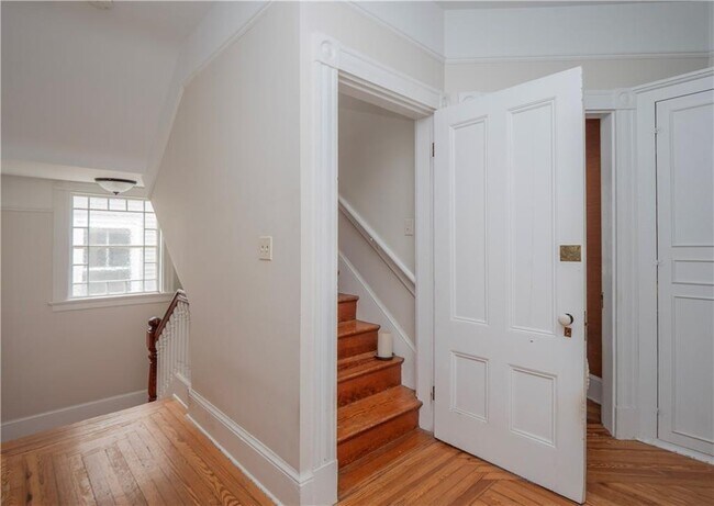 Building Photo - 1 Pell St