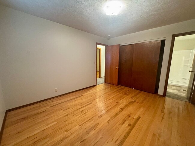 Building Photo - 3 bedroom, 2 bath in NE Lincoln