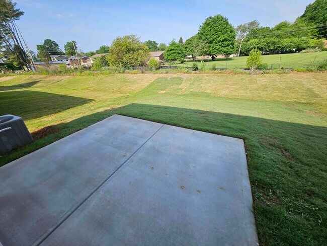 Building Photo - Bell Farm Community - 3BR / 2BA + Garage