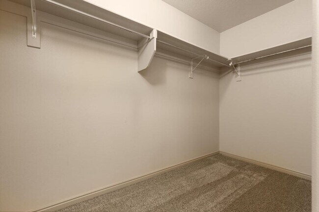 Building Photo - Single family with views and covered patio.