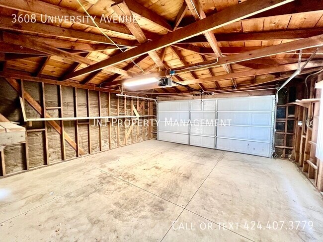 Building Photo - 3608 University Ave