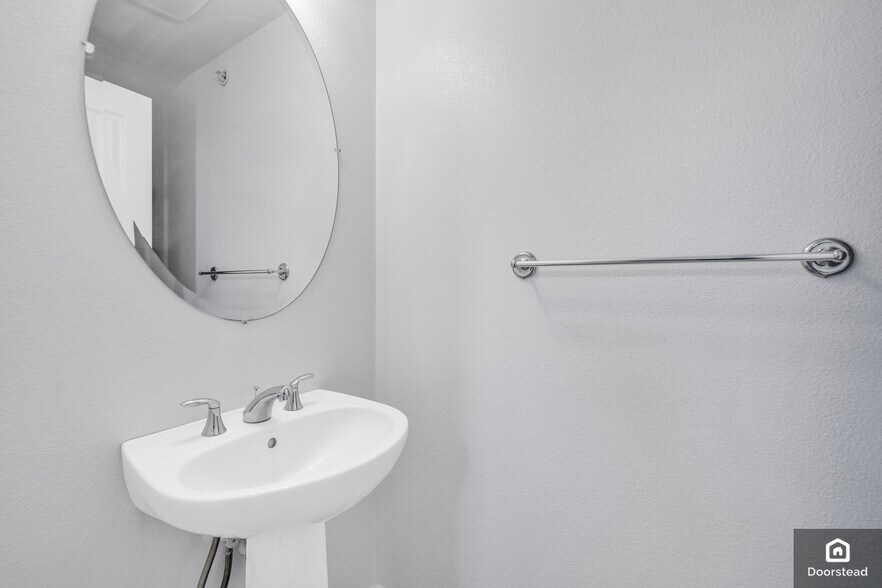 Building Photo - 955 Pavilion Loop