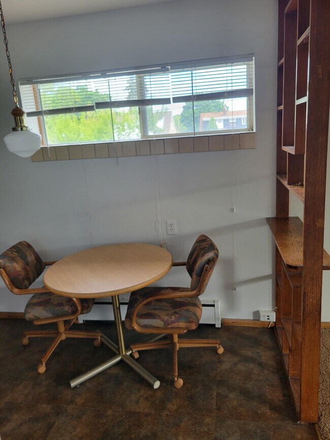 Building Photo - 1484