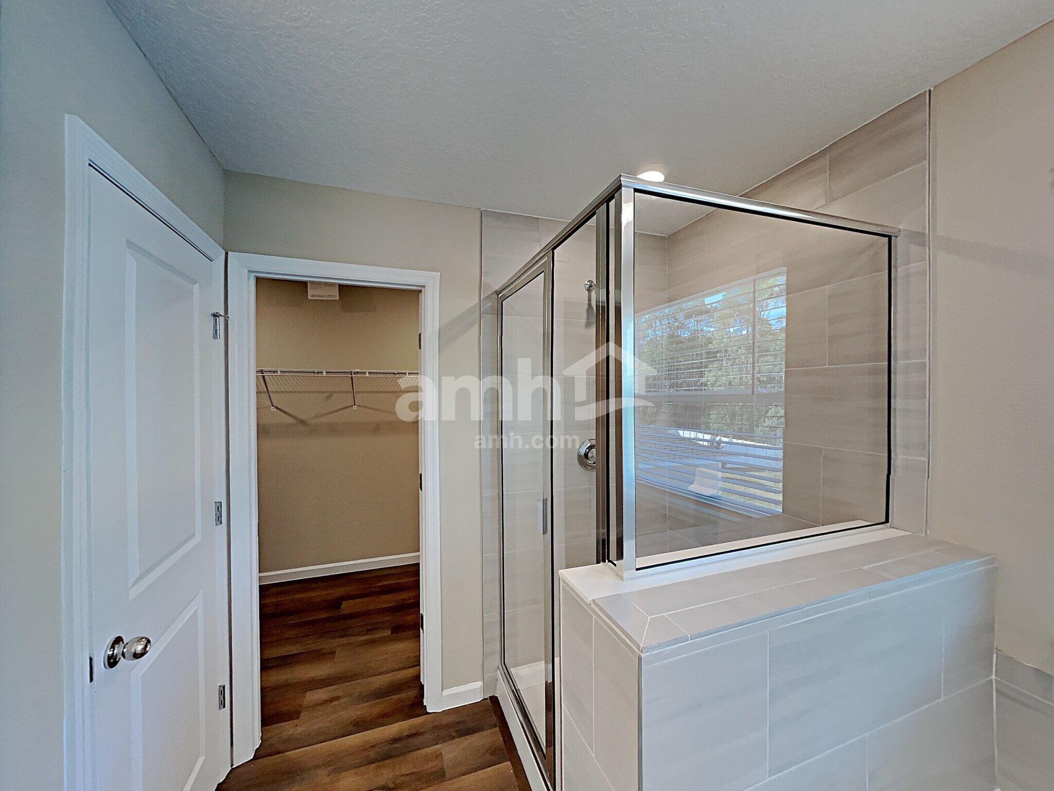 Building Photo - 219 Hemlock Pt