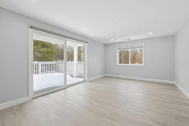 Building Photo - 212 Franklin Crossing Rd