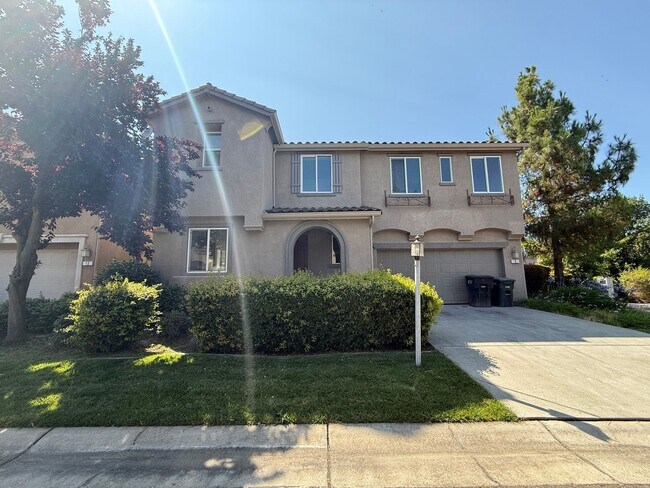 Primary Photo - 2-story 4bed 2.5bath home available in Nor...