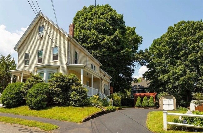 Building Photo - 23 Converse St