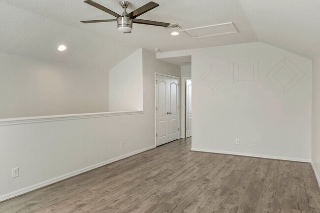 Building Photo - 4 bedroom in Apopka available now!
