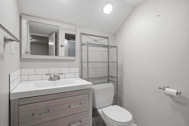 Building Photo - "Charming 2-Bedroom Duplex Retreat on Eccles Ave – Spacious 1,256 Sq Ft Home in Ogden!"