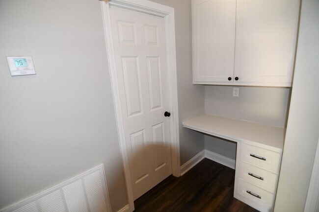 Building Photo - Zachary School District!  Trendy, 3 bedroom, 2.5 bath home in coveted Marshall Bonds Subdv