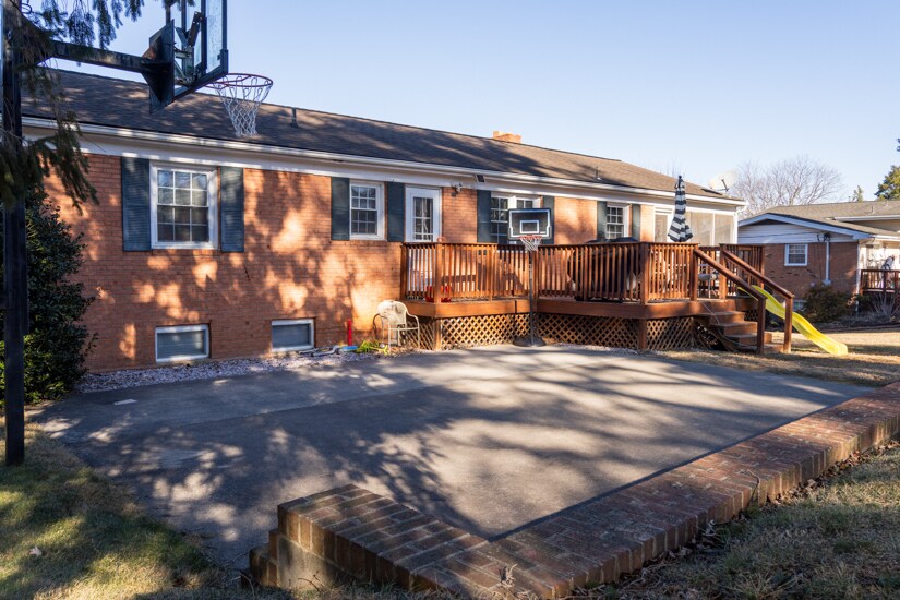 Basketball Court - 621 Broadview Dr