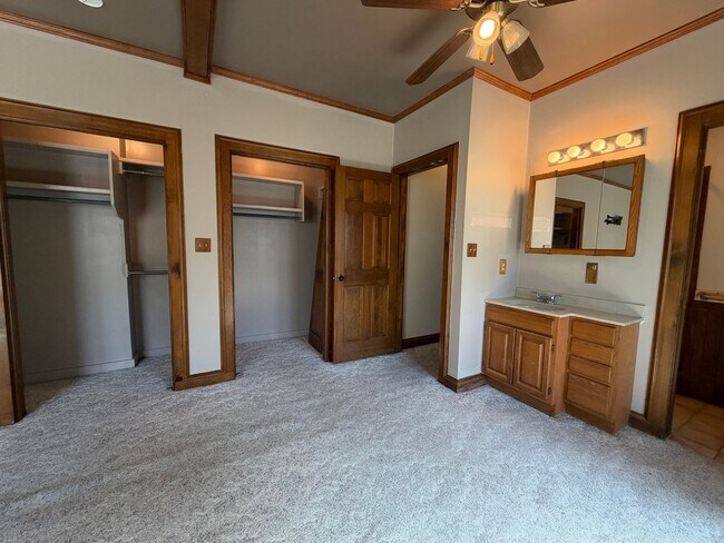 Building Photo - 1208 S Florence Pl