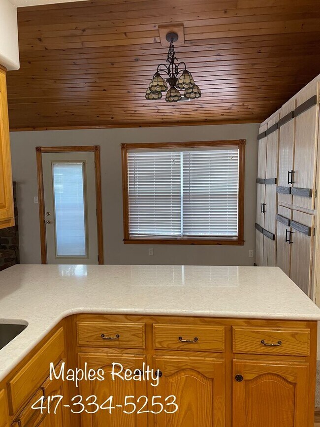 Building Photo - VERY NICE 3 bedroom home in Branson, MO fo...