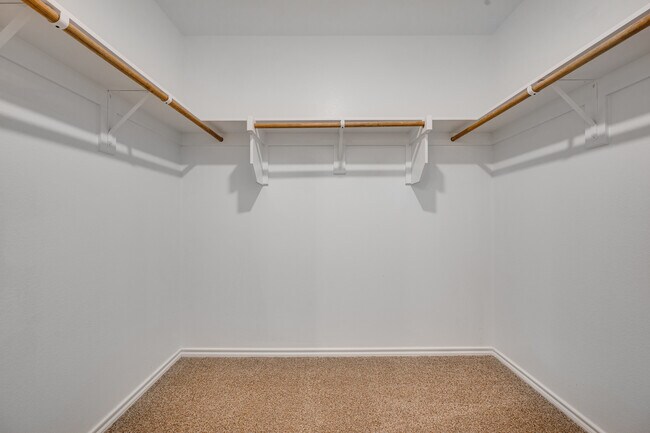 Building Photo - 6077 Freedom Dr