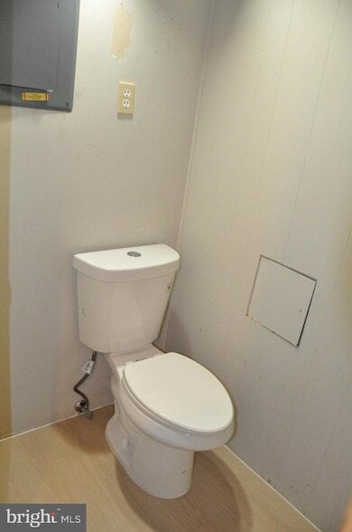 Building Photo - 9705 Glen Ave