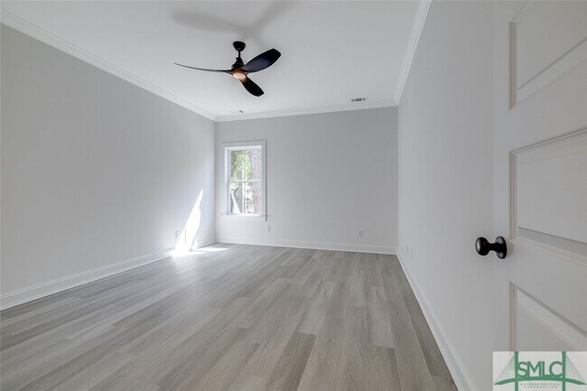 Building Photo - 1615 Le Grand St