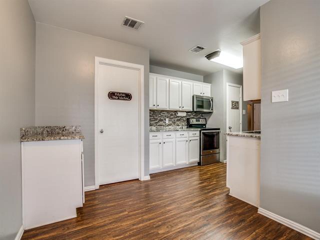 Building Photo - 129 Lipan St